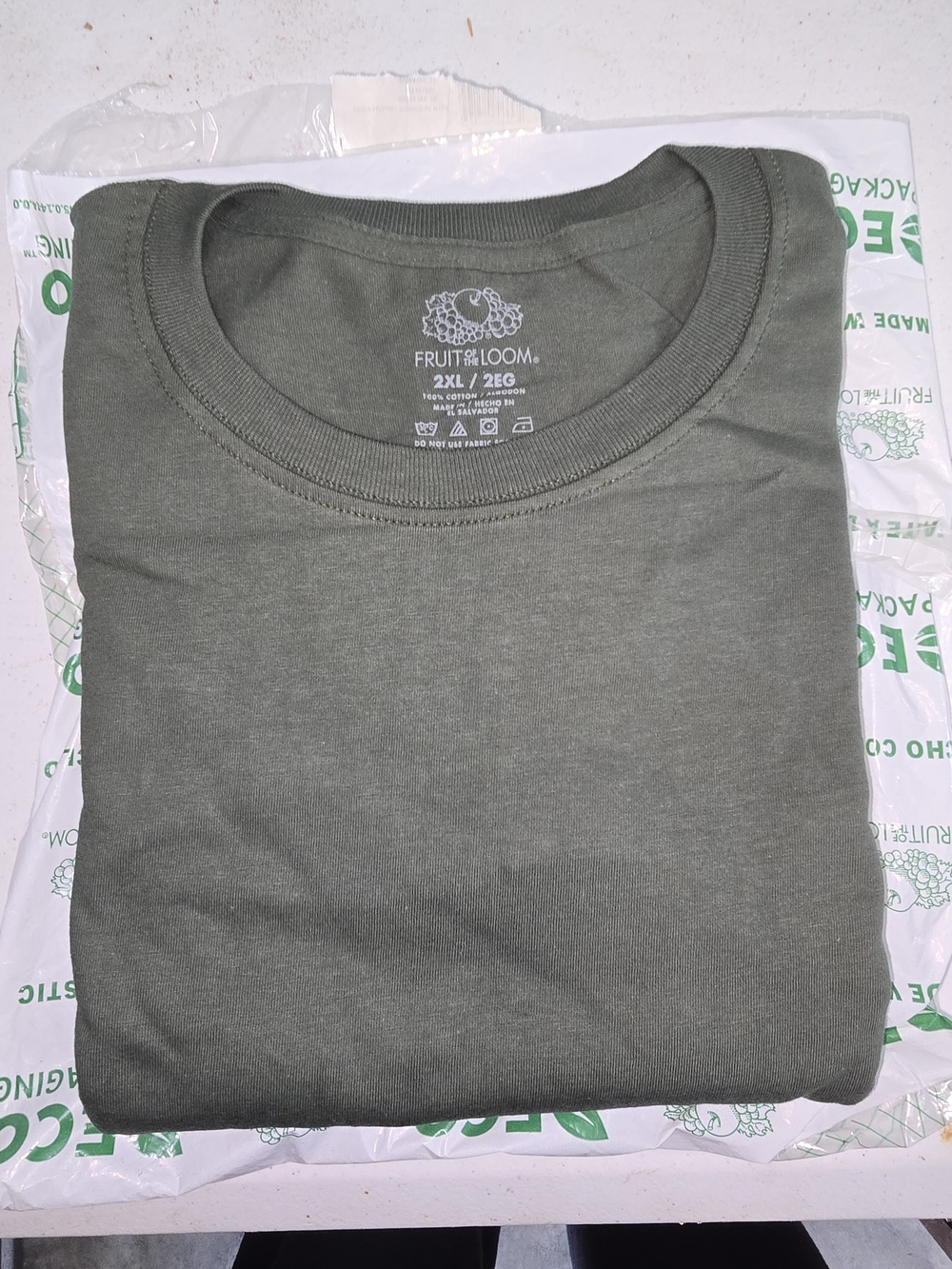 Fruit of the‎ Loom Men's Crew Neck T-Shirt - Olive